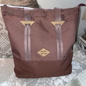 Merrell Trailhead 20L Tote Bag Maroon color